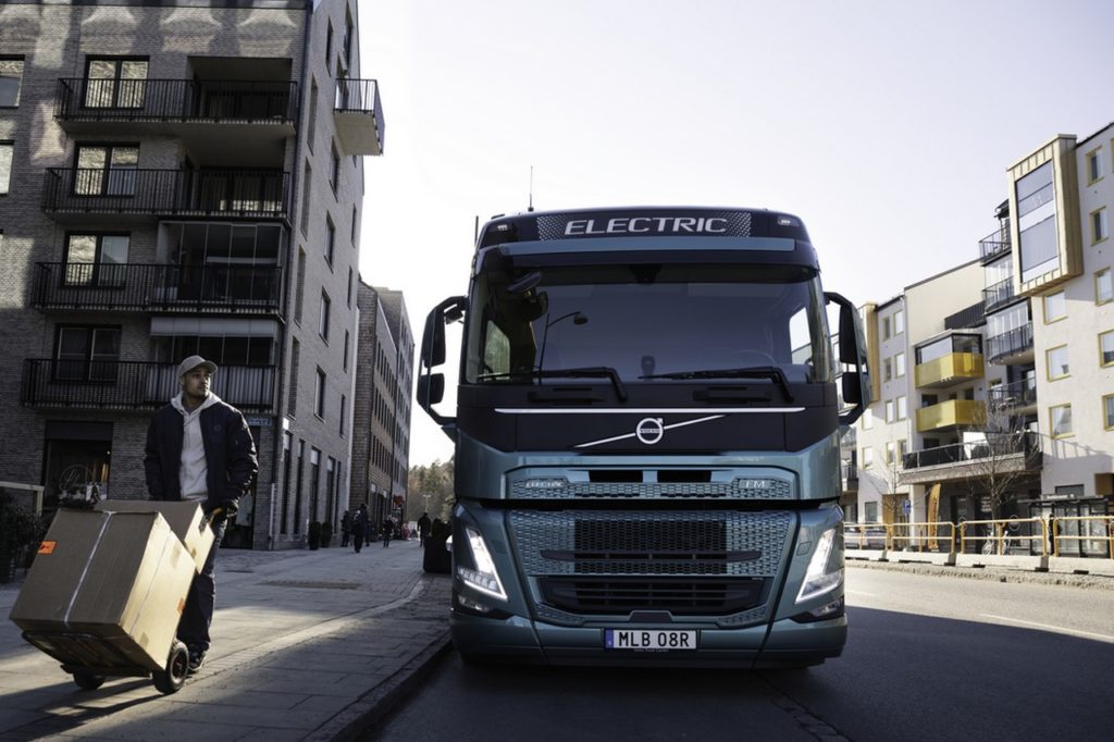 Volvo Trucks commercialise 3 nouveaux modèles électriques.