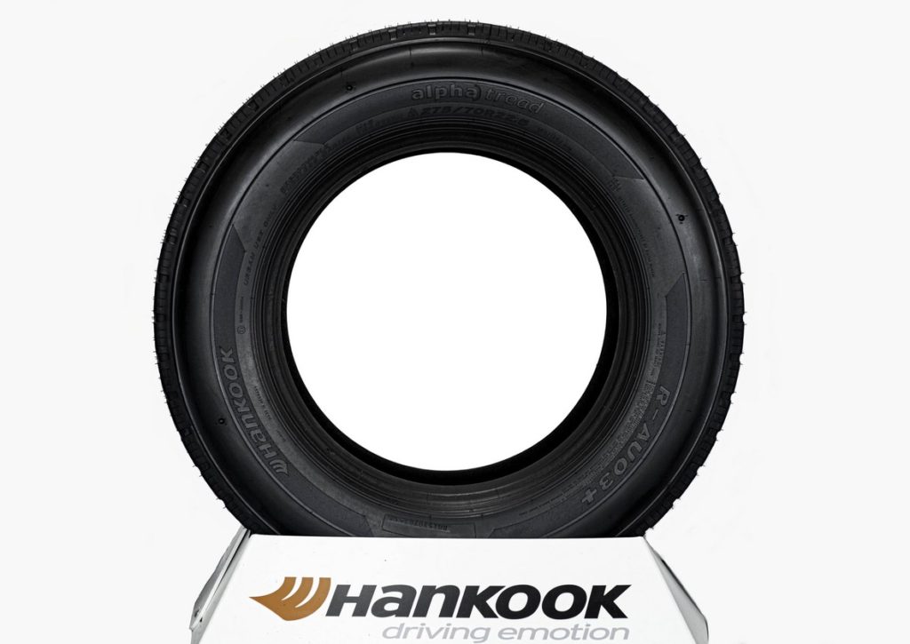Les pneumatiques rechapés à chaud sont produits dans l’usine de rechapage de Reifen Müller, qui fait partie du groupe Hankook depuis 2018.