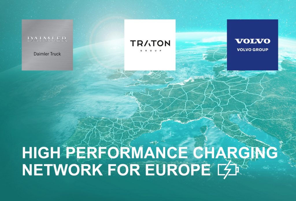 Daimler Truck, le groupe Traton et le groupe Volvo prévoient d’être les pionniers d’un réseau européen de recharge hautes performances pour les poids lourds.