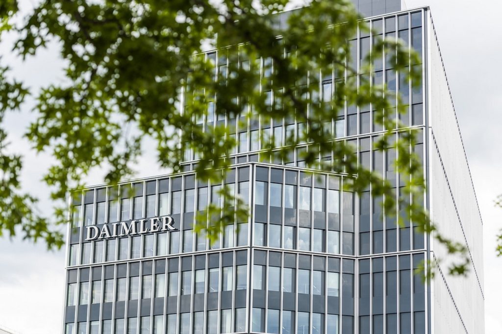 Après la scission prévue de Daimler Truck d'ici la fin de l'année, les actionnaires de Daimler AG détiendront 65 % des parts de la nouvelle société Daimler Truck Holding AG, qui sera ensuite cotée en bourse en tant que société indépendante.