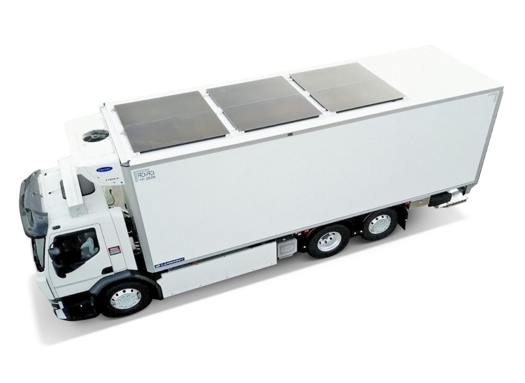 - Porteur électrique Renault Trucks D ZE 26 Tonnes doté d’une caisse frigorifique Frigoline HD avec système d'alimentation électrique d'appoint de la carrosserie par panneaux solaires.