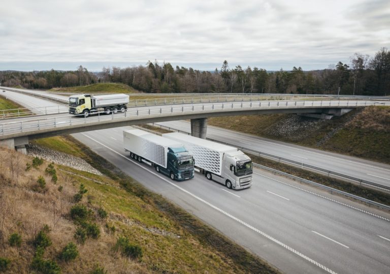 Les dernières améliorations apportées à la technologie de la chaîne cinématique de Volvo Trucks peuvent bénéficier d'une combinaison d'économies de carburant et de maniabilité améliorée.