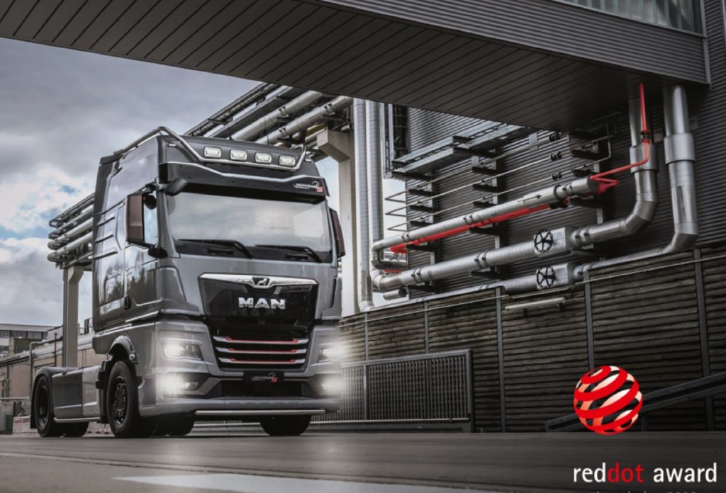 Le camion long-courrier TGX et le fourgon TGE en version Lion S, sont les modèles les plus exclusifs de leur gamme respective. © MAN Truck & Bus