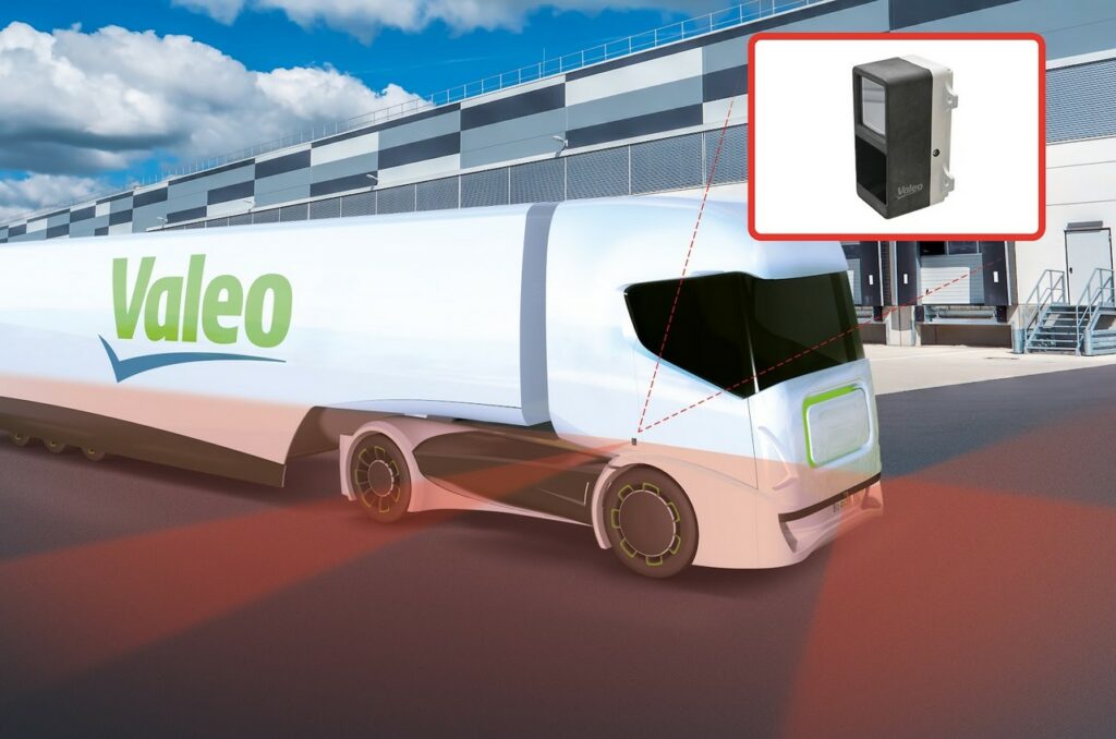 Valeo ajoute un LiDAR pour la vision à proximité du véhicule, le NFL (Near Field LiDAR). Utilisé sur des véhicules autonomes, il crée une "enveloppe" de sécurité autour d’eux.